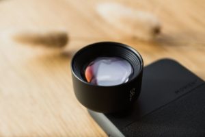 new moment 58mm telephoto lens for smartphones
