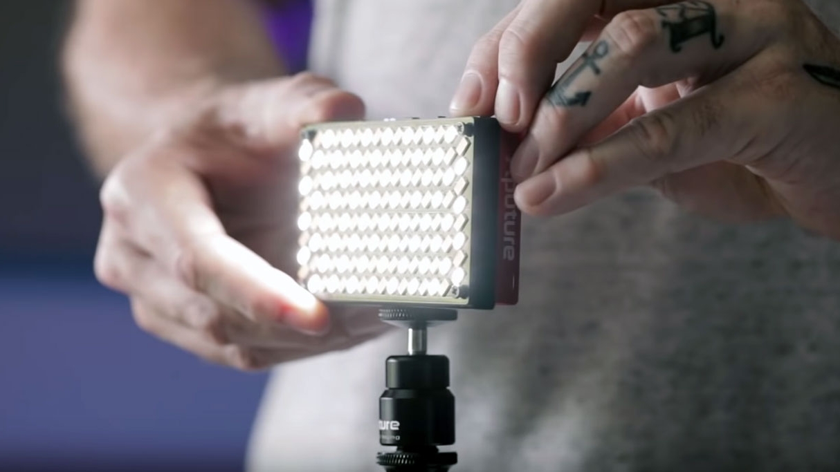 best small LED filmmaking lights video lights youtube vlogger youtuber
